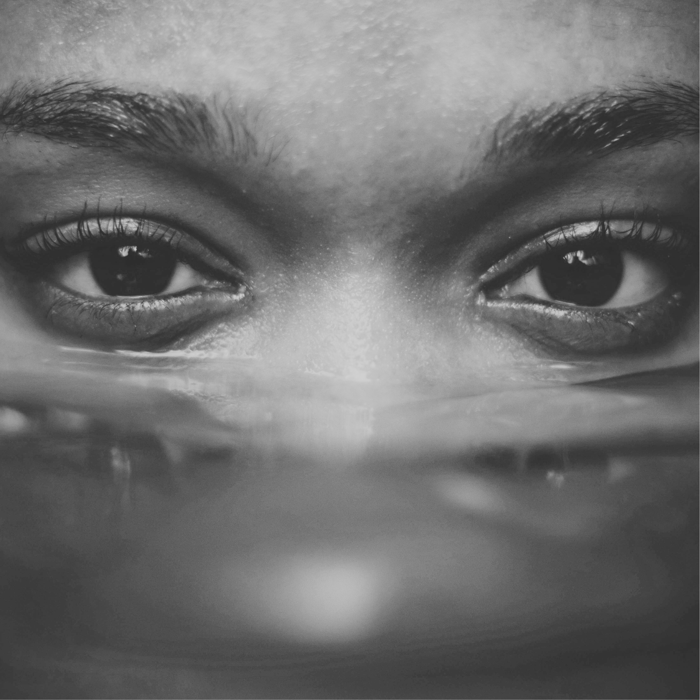 affirm - je mérite detre vu, i deserve to be seen