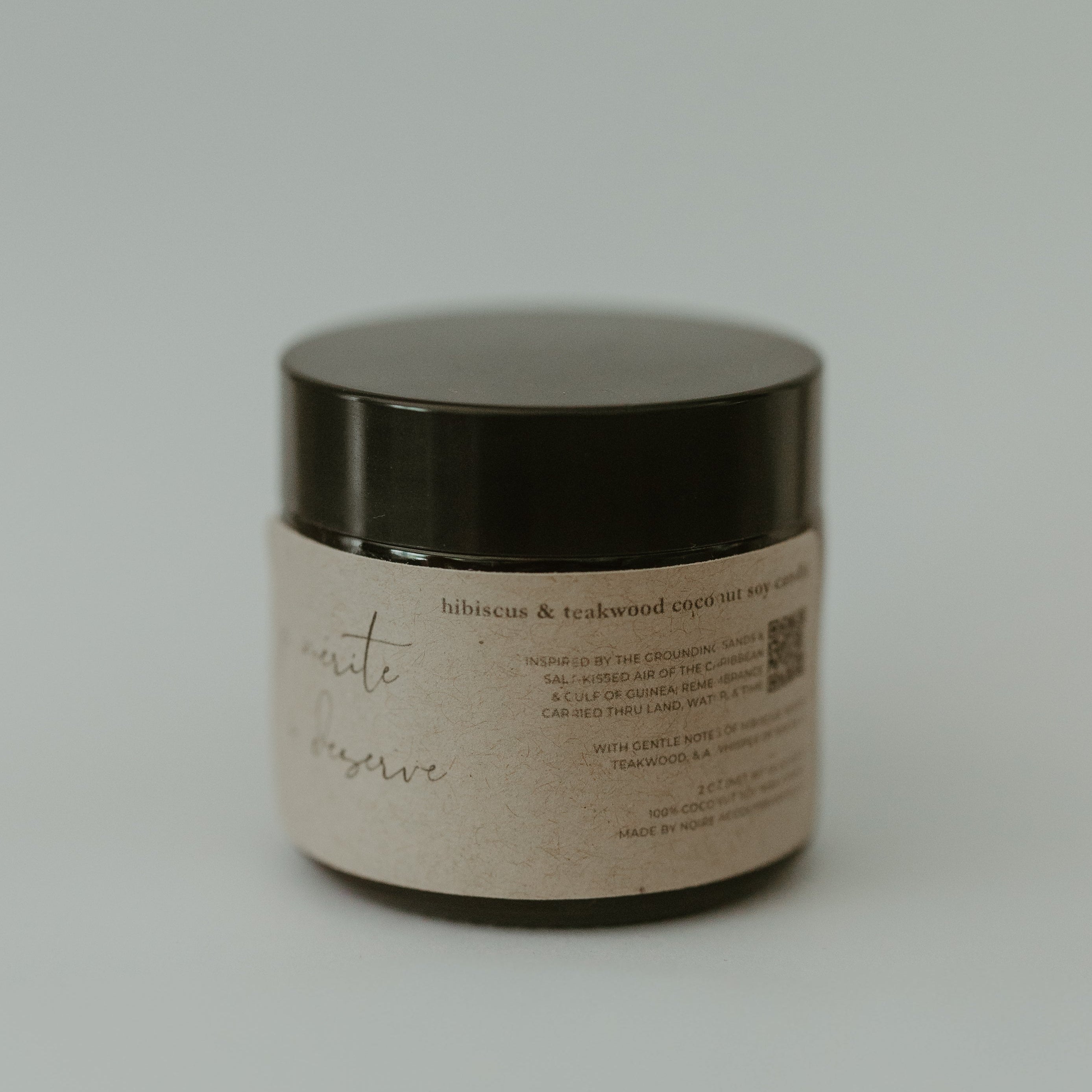 je merite i deserve hibiscus teakwood 2oz candle