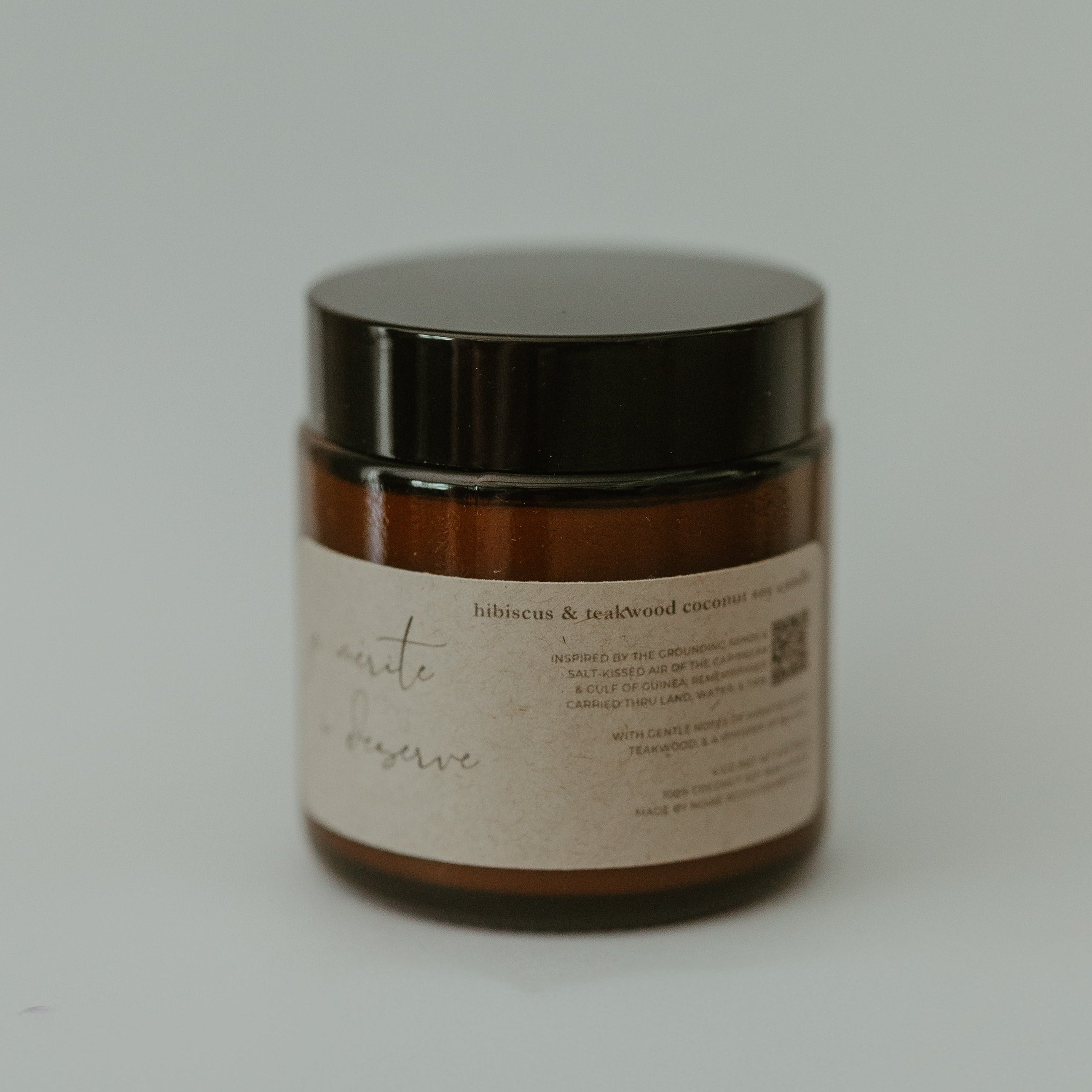 je merite i deserve hibiscus teakwood 4oz candle