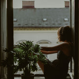 i deserve sanctuary candle - black cardamom & leather